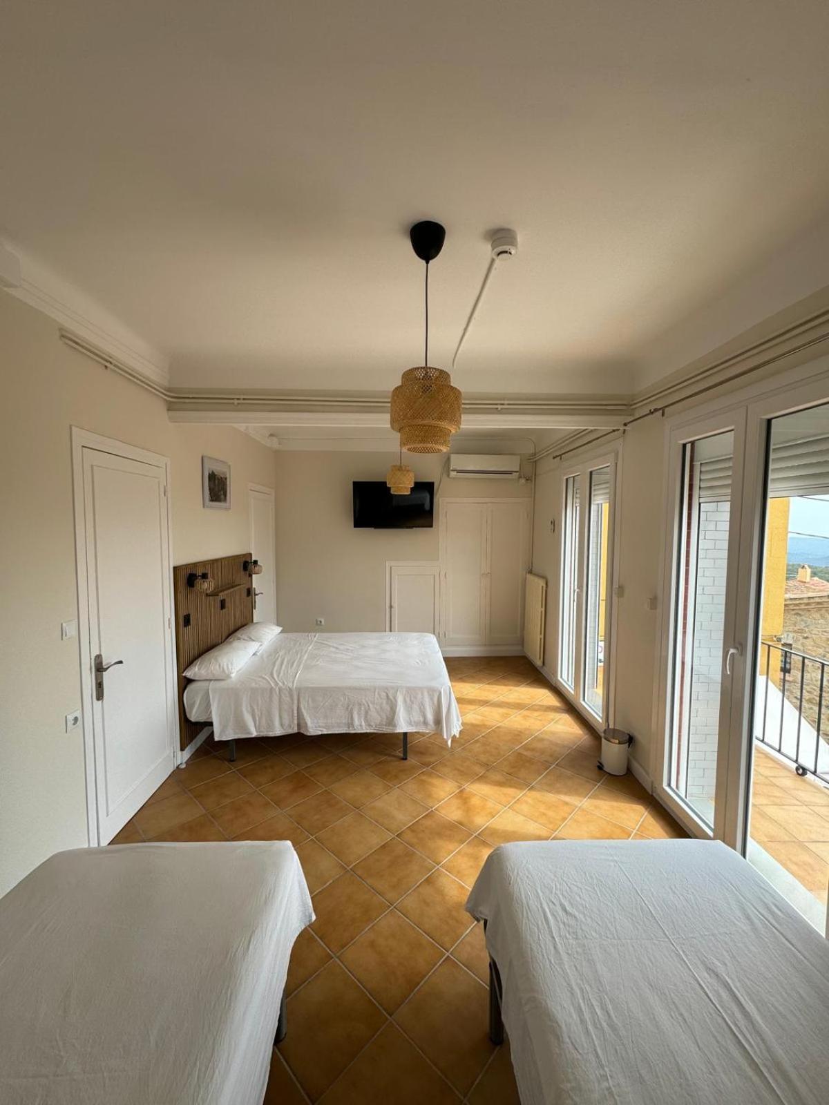 Hostal Restaurant Casa Comaulis La Vajol 외부 사진