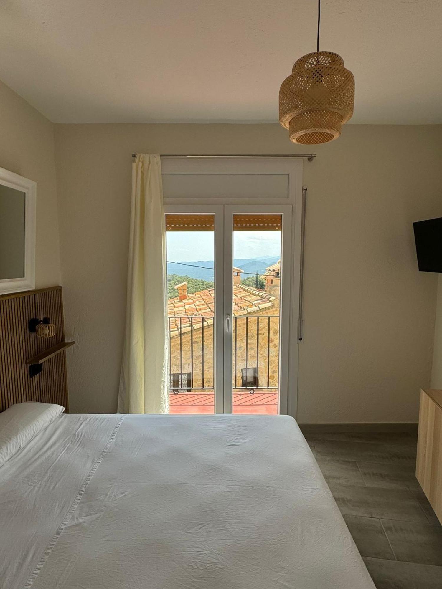 Hostal Restaurant Casa Comaulis La Vajol 외부 사진